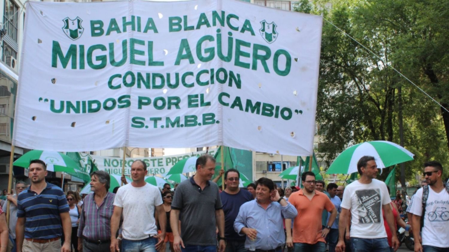 municipales marchando